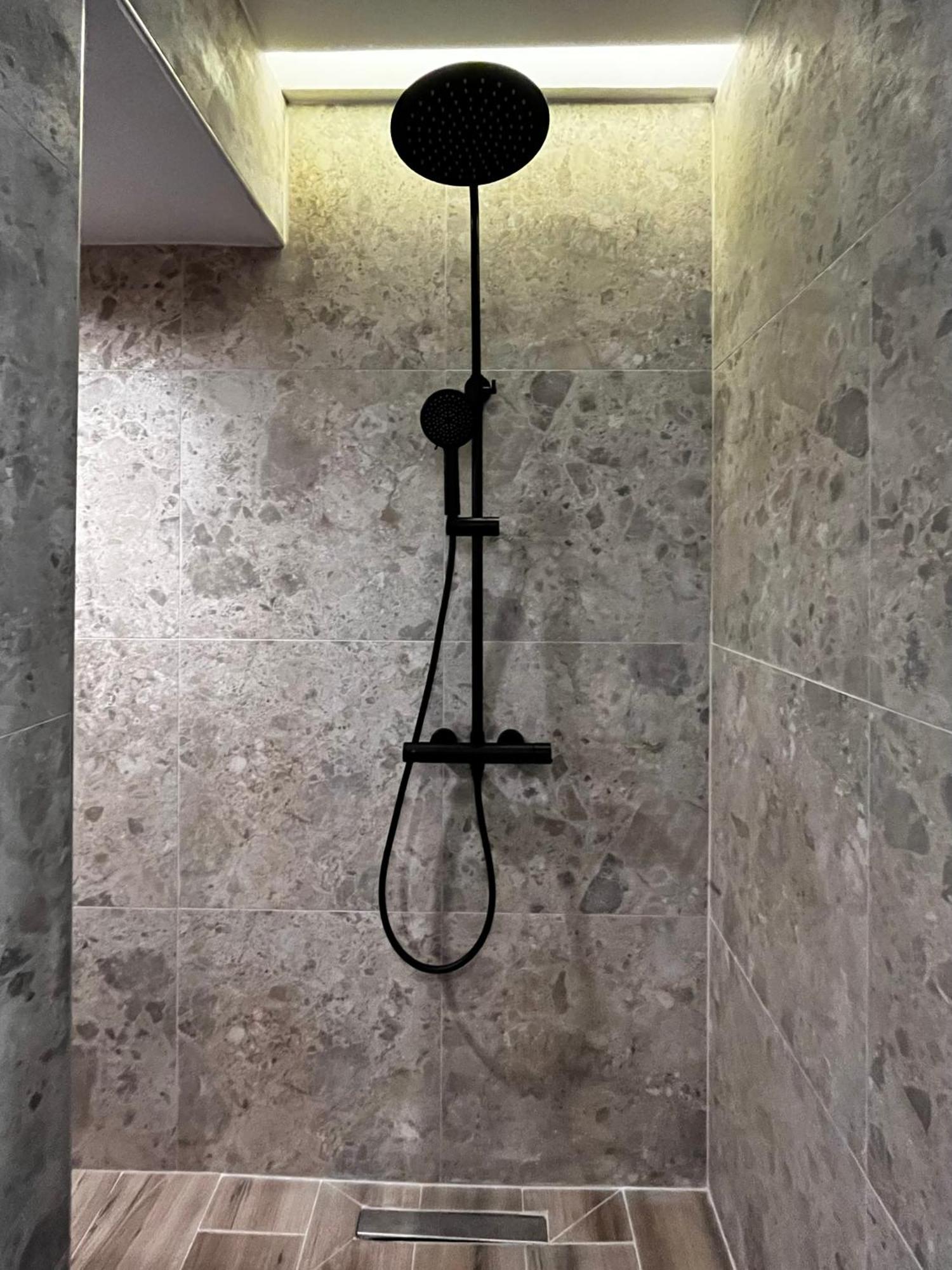 Orfeas Luxury Rooms & Studio سكوبيلوس تاون المظهر الخارجي الصورة